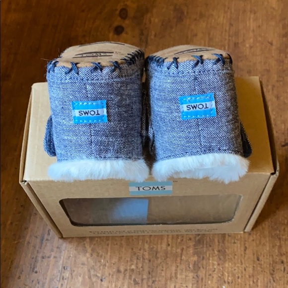 Brand New Toms Size 1 Tiny Cunas. - Picture 5 of 5